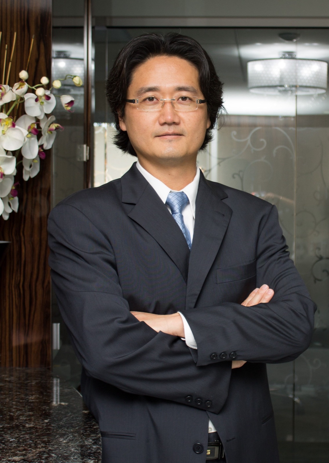 Dr. John J.W. Lee, MD, FACS — oculofacial plastic surgeon